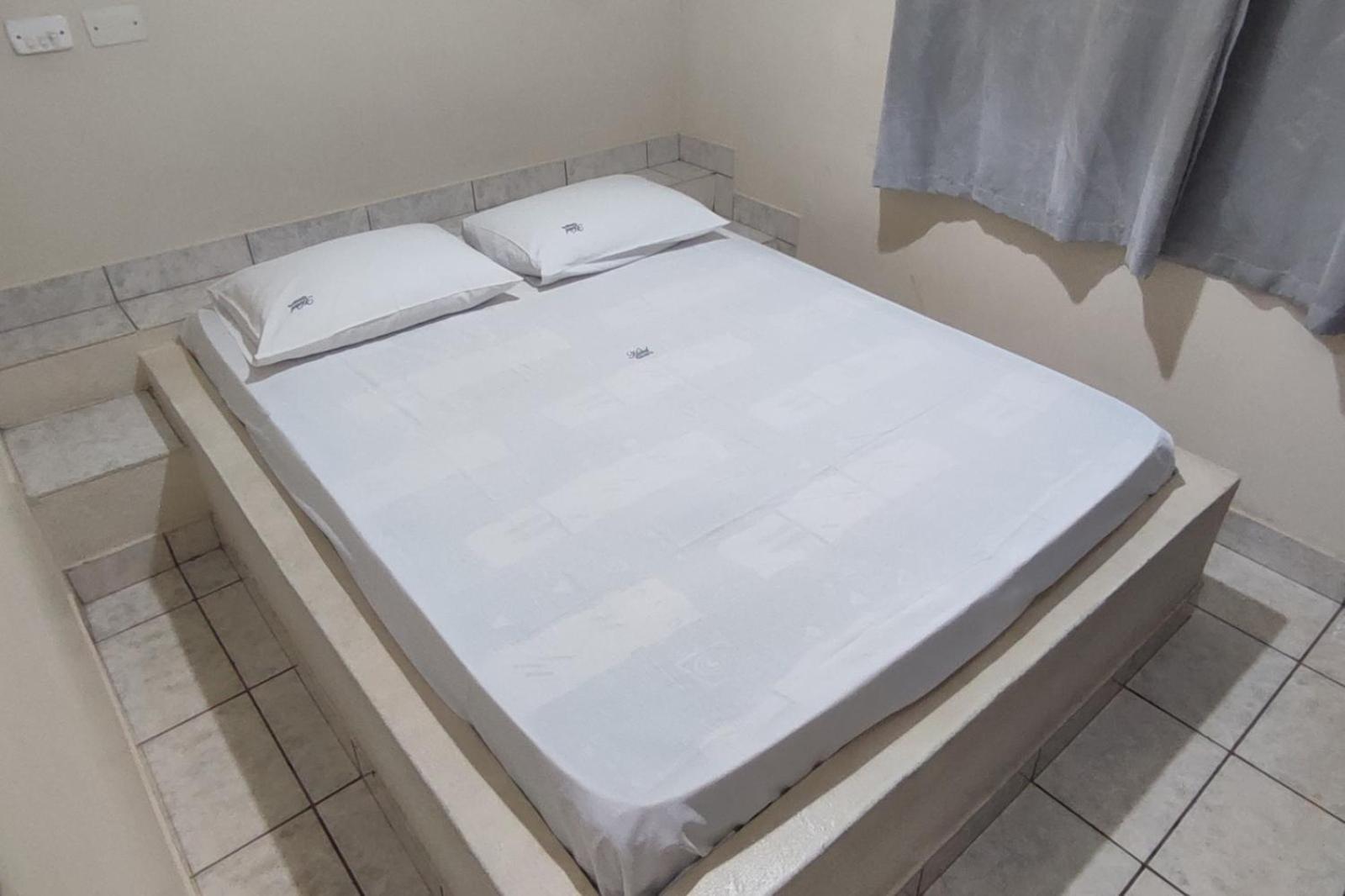 Hotel Gringos ลอนดริน่า ภายนอก รูปภาพ